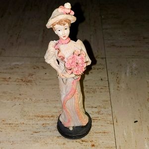 Victorian women statue